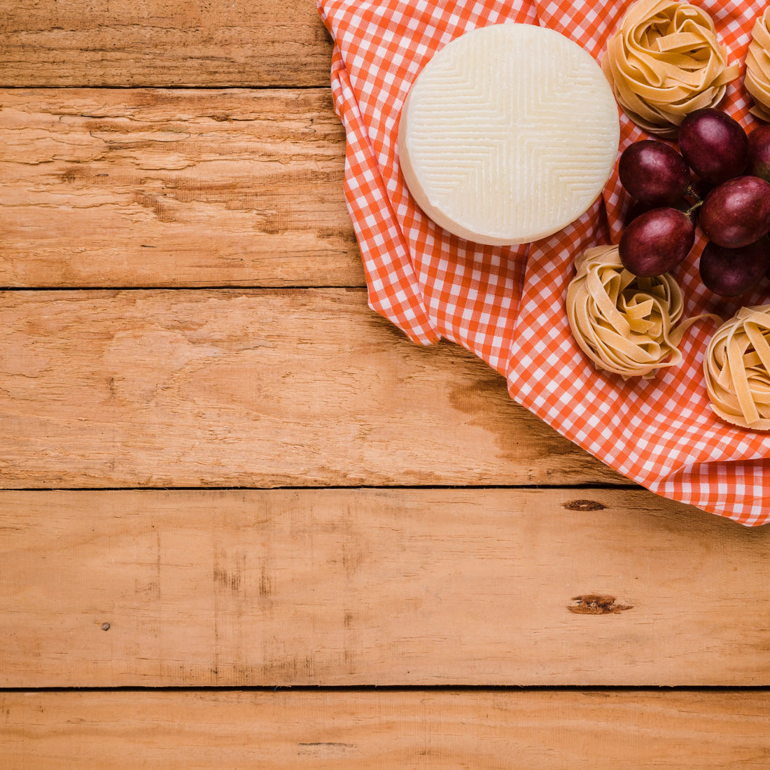 Smart Budget Eating at Butlins Minehead: Supermarkets, Picnic Tips & Local Eats